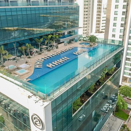 Estelar Cartagena De Indias Hotel Y Centro De Convenciones ภายนอก รูปภาพ Hotel's rooftop pool